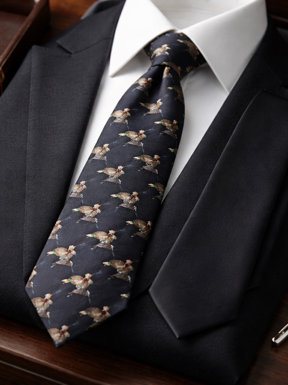 Navy Blue Men's Silk Tie with Classic Hunting Dog Motif